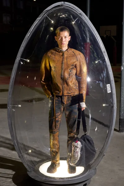 Look 24